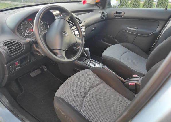 Peugeot 206 cena 12000 przebieg: 121000, rok produkcji 2005 z Biała Rawska małe 154
